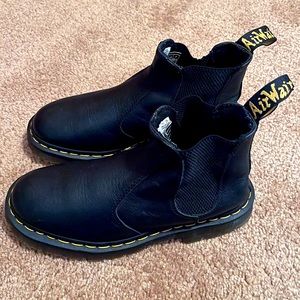 Doc Martens: Airwair: size US M:7 L:8 in amazing condition. Worn once!
